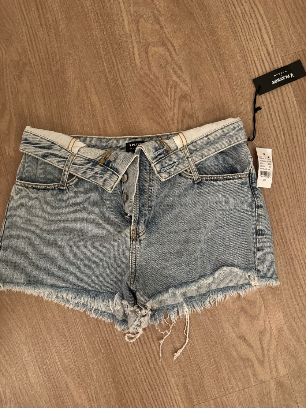 VINTAGE-STYLE Light Blue Denim Frayed Hem Women’s Shorts - Playboy